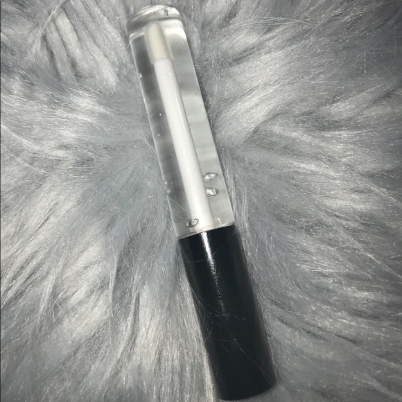 Royalty 🧞‍♂️ - Picture 2 of 2